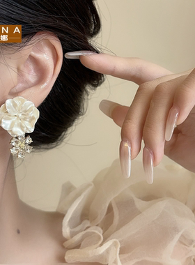 STINA法式时尚气质轻奢闪钻花朵