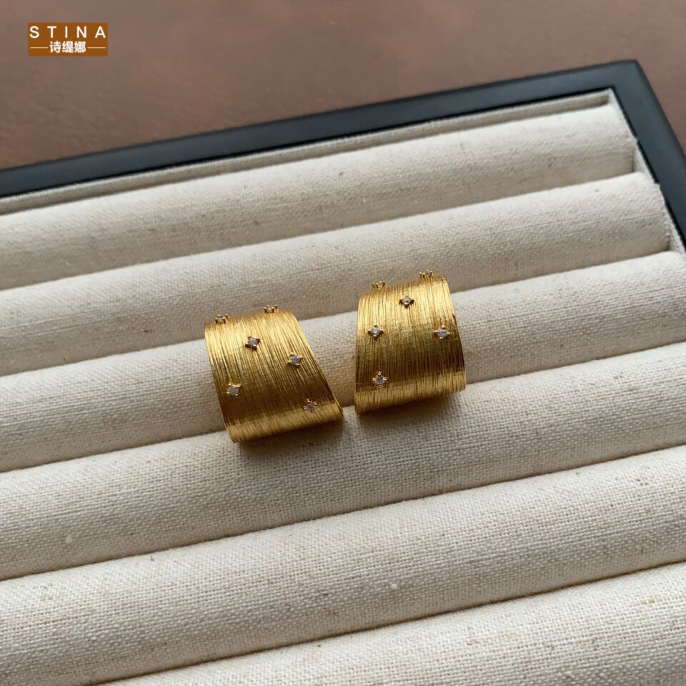 STINA立体耳圈拉丝微镶星芒锆石