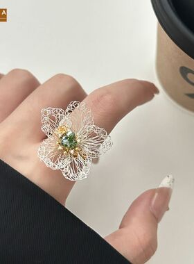 STINA法式手工钩织水晶山茶花戒