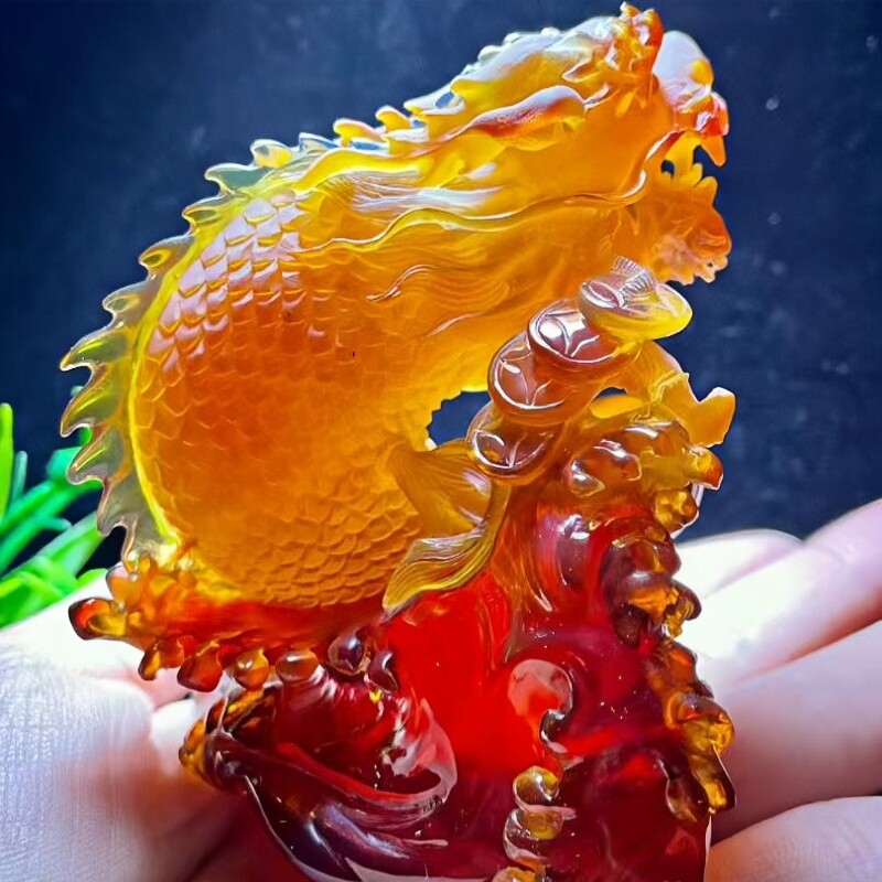 正品天然缅甸琥珀老矿干放血珀 鱼化龙 圆雕摆件名家工艺收藏礼品