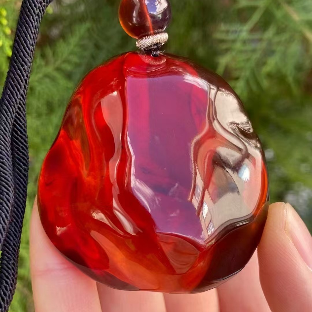 正品天然缅甸琥珀精品血珀随形吊坠男女款毛衣链文玩时尚珠宝饰品