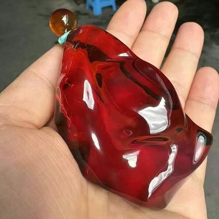 正品天然缅甸酒红玻璃底血珀随形吊坠毛衣链挂件时尚百搭珠宝饰品