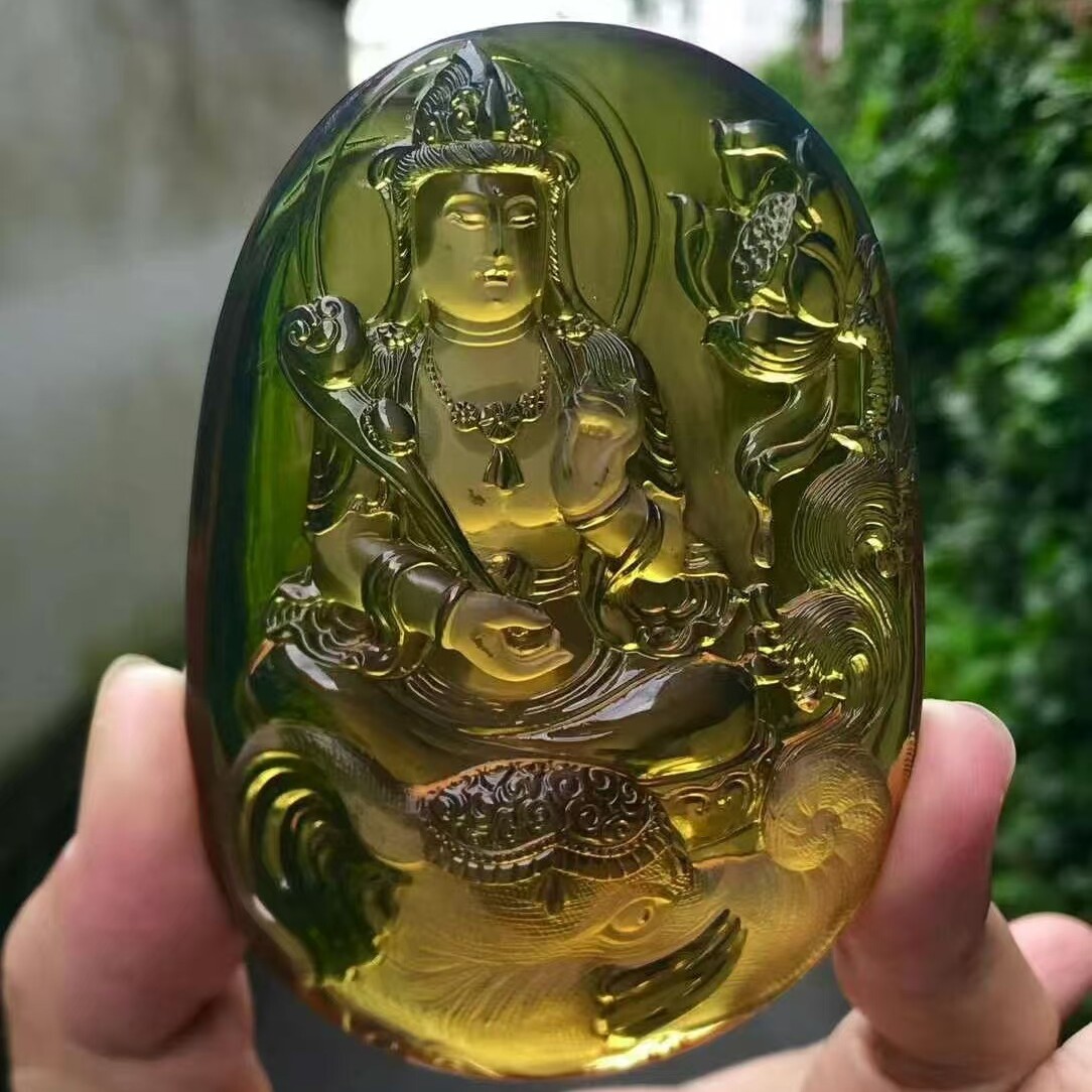 正品天然缅甸琥珀柳青顶货亮金棕 普贤 圆雕吊坠名家工艺收藏礼品