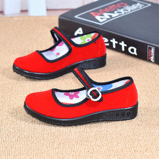 儿童舞蹈鞋女童春秋浅口一字搭扣带红色平底红色小码绣花布鞋女孩