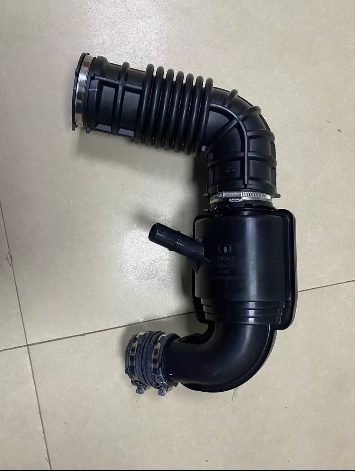 适用于长城魏牌坦克300空气滤清器出气管坦克300空滤出气管总成