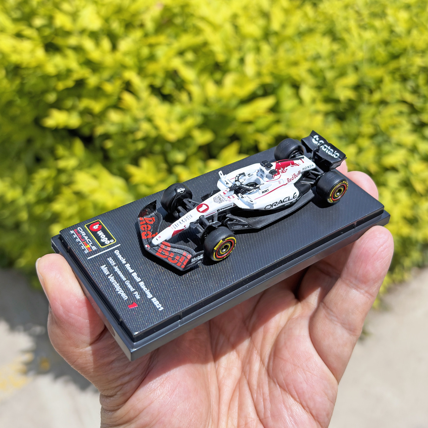 比美高1:64红牛RB21方程式F1赛车模型合金车模2025法拉利车队白牛