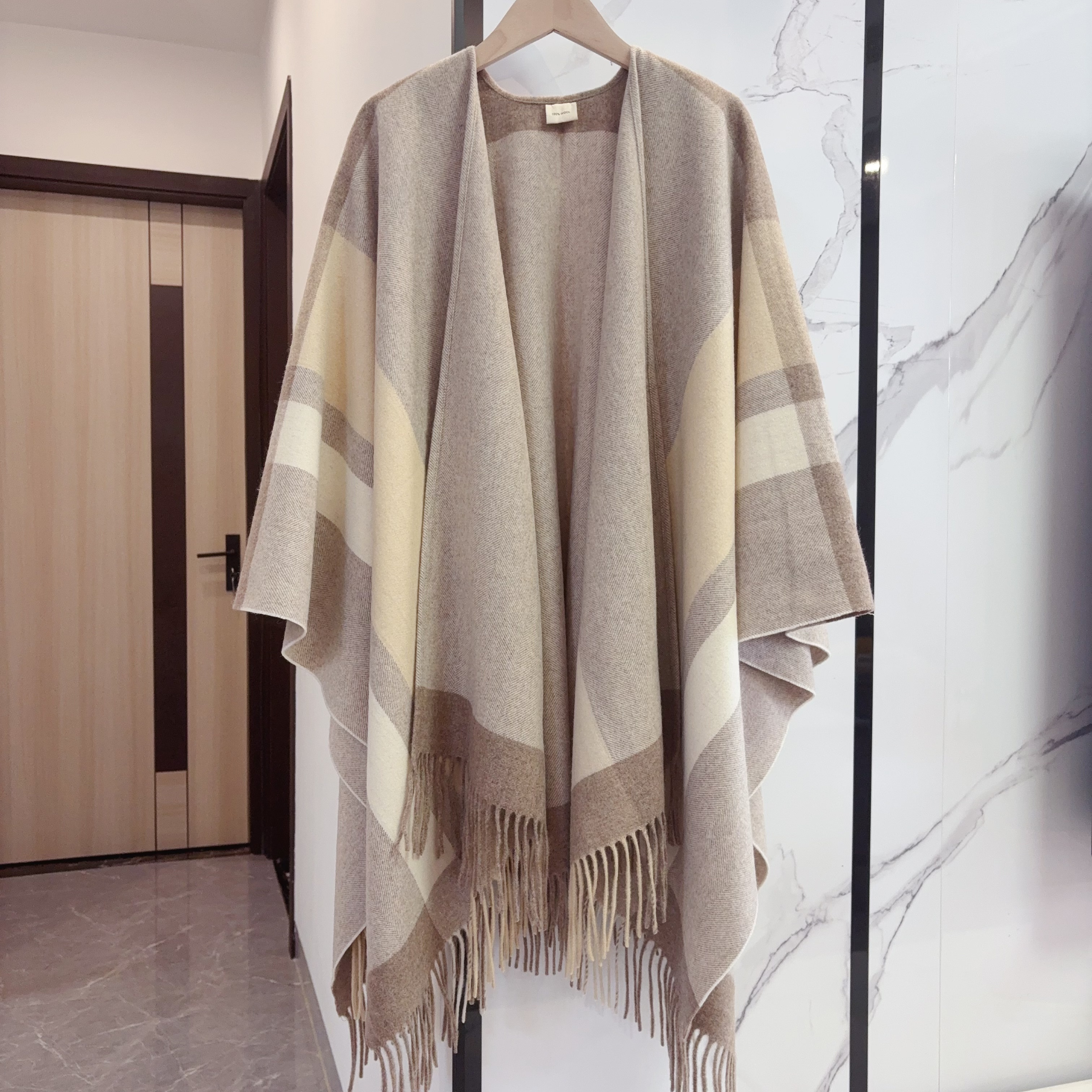 保暖100%羊毛披肩女士U型斗篷外搭披风加厚外套空调办公室大披肩