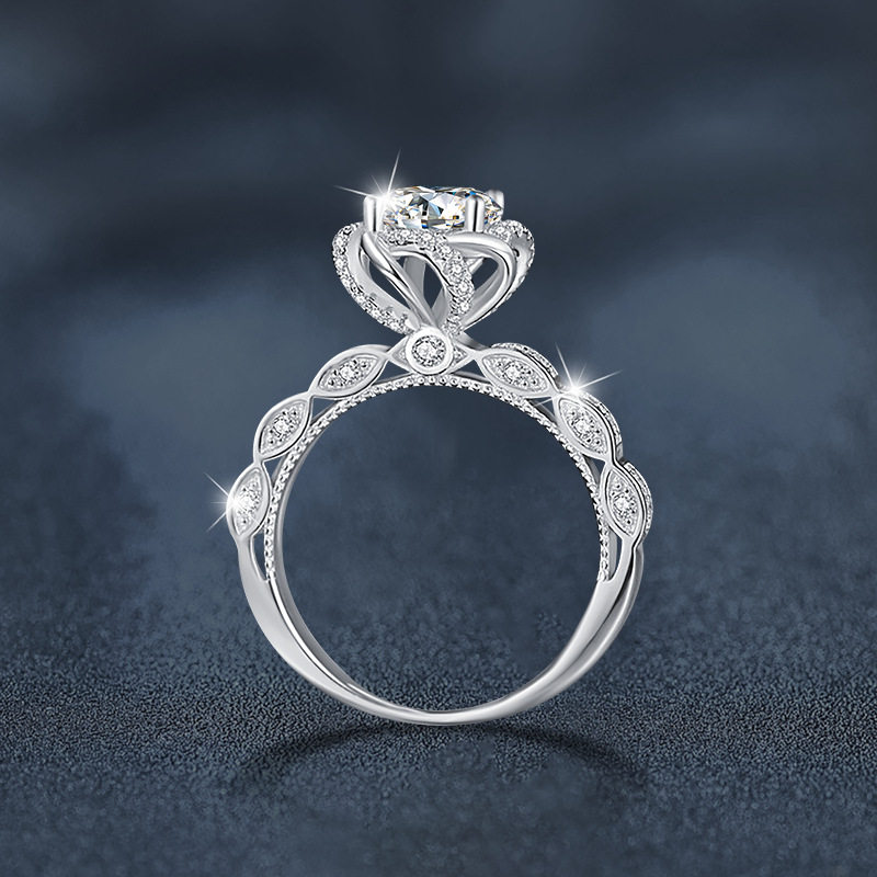 热卖莫桑石戒指高级感925纯银皇冠公主戒子1克拉仿真钻戒指环