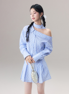HTCU 卡蒂 蓝色波点斜肩露肩衬衫连衣裙女夏季收腰设计感衬衫裙