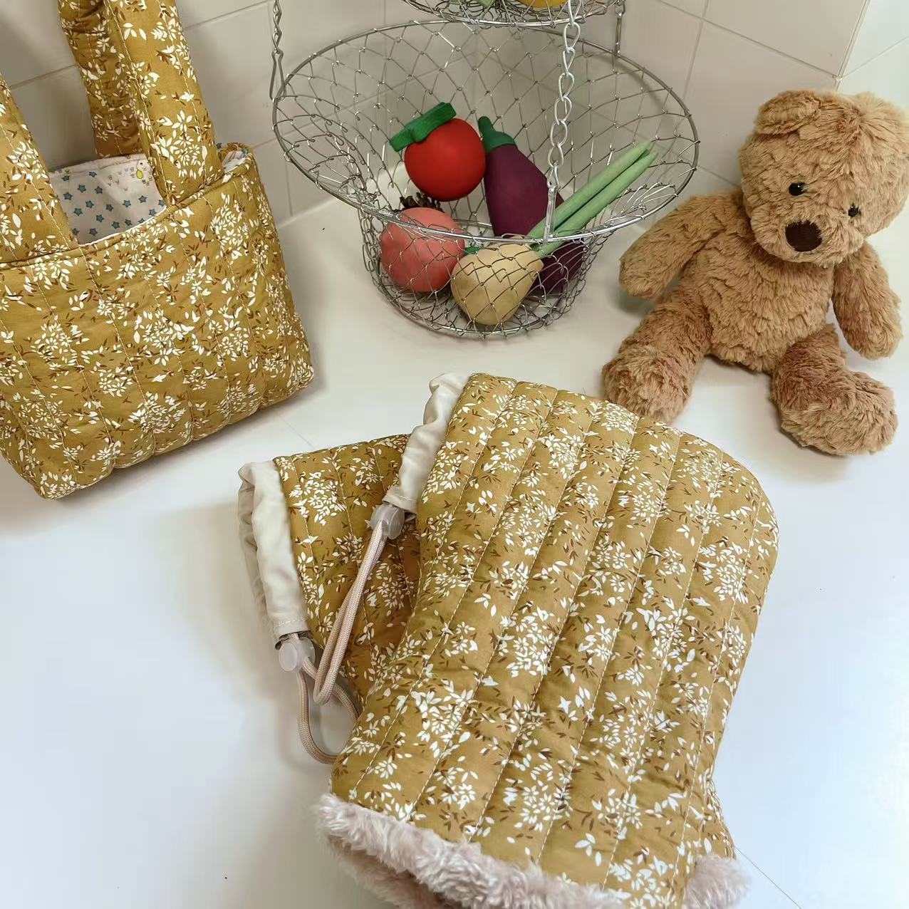 ins风韩国儿童加厚绗缝冬季户外滑板自行车防冻车把手套挂包碎花