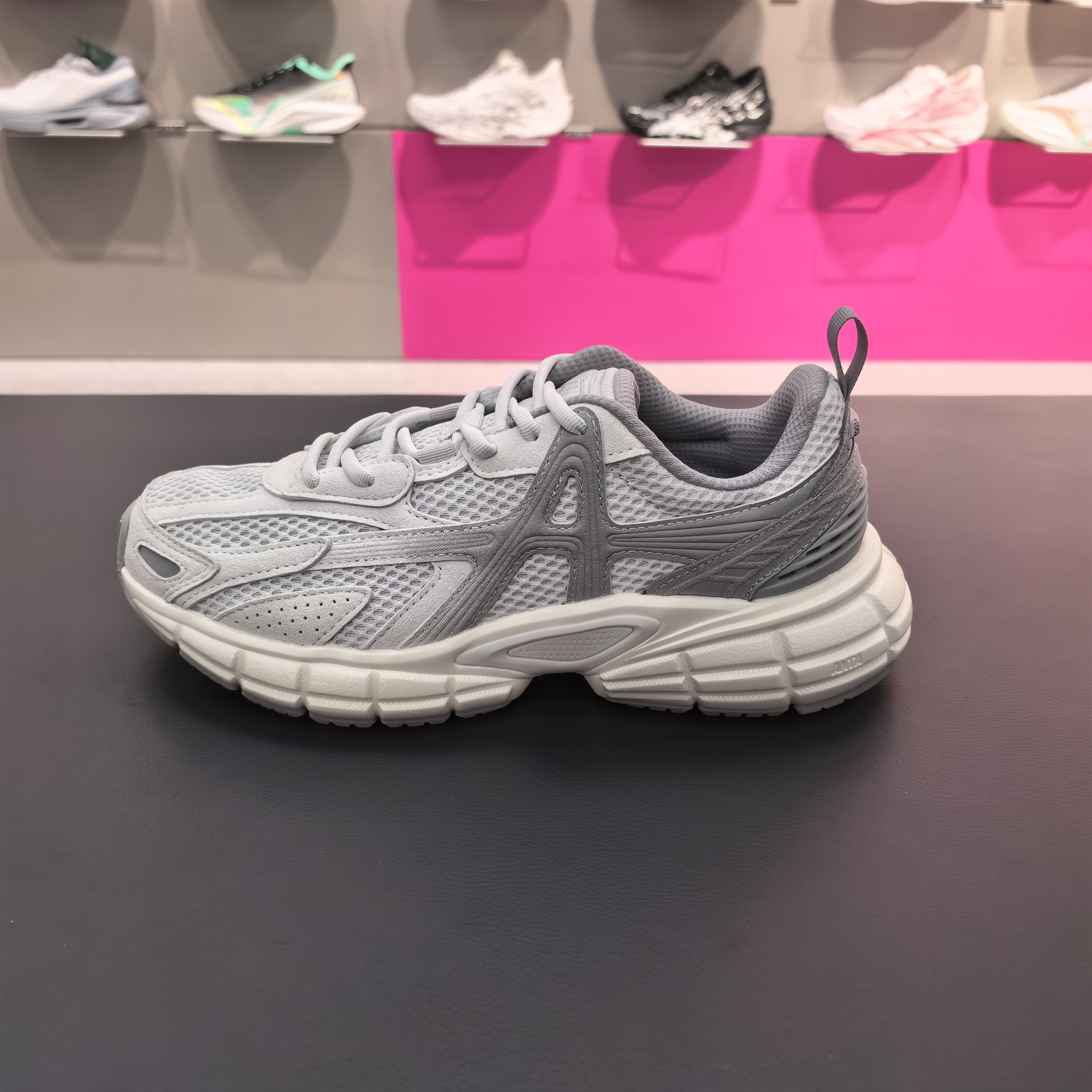 樊振东同款安踏破晓银色复古休闲鞋男秋厚底运动鞋男 112548801