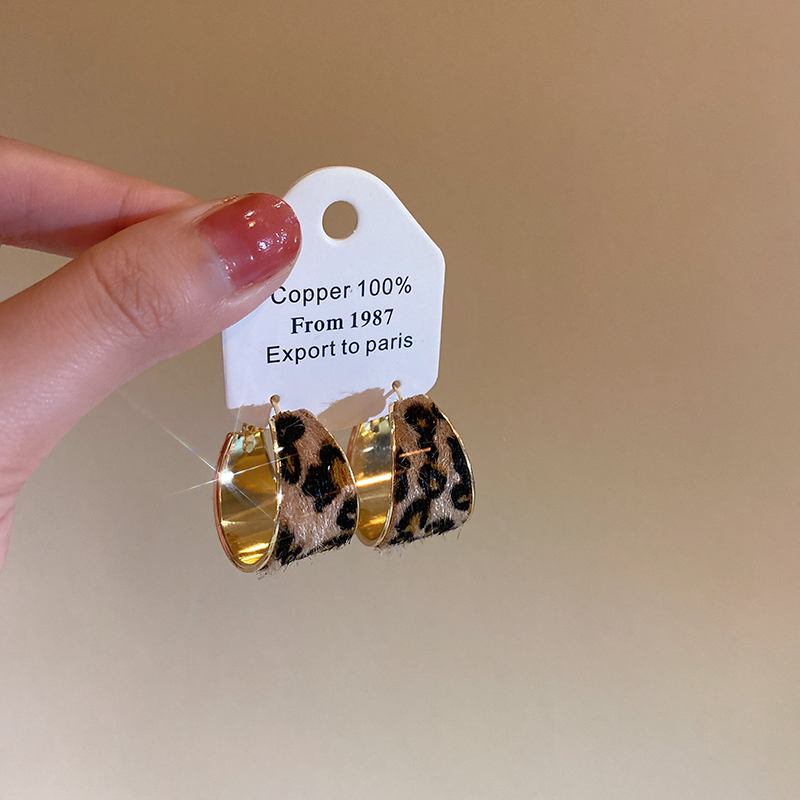 复古几何宽边豹纹圆圈耳圈耳环女秋冬新款高级感夸张小众气质耳饰