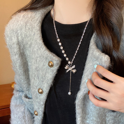 蝴蝶结钛钢长款吊坠项链女小众高级感卫衣链甜酷辣妹风毛衣链配饰
