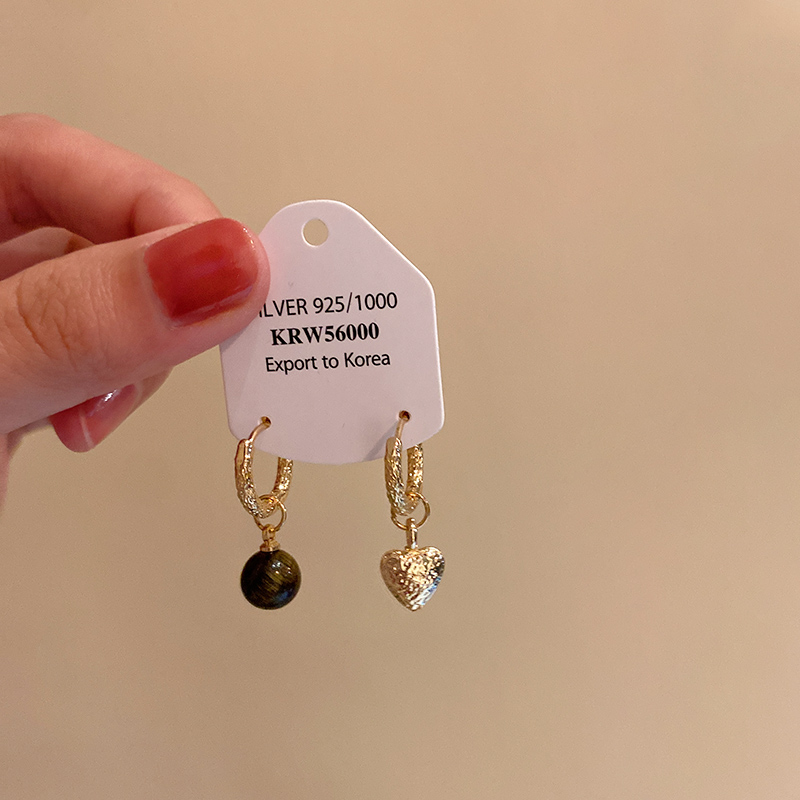 不对称虎眼石爱心耳环高级感耳扣2025新款爆款小众气质秋冬耳饰女