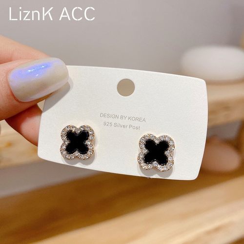 小巧精致四叶草小巧耳环