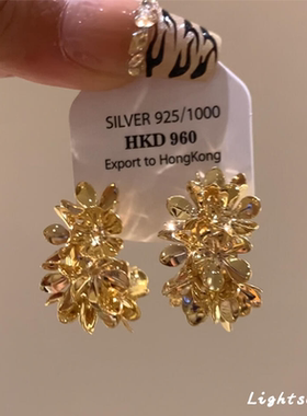 复古金色花朵C型耳钉2026新款爆款小众独特气质耳环女高级感轻奢