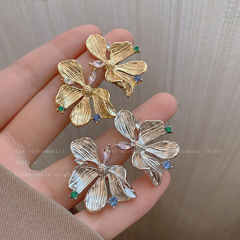 「花蝶」新中式国风耳环2025新款爆款高级感女人味金色花朵耳钉女