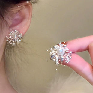 韩系爆闪银色珠珠花朵耳钉女款清冷感小众独特高级感耳饰气质百搭