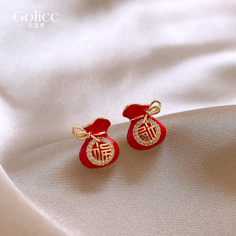 新款2025爆款新年红色小福袋耳环女独特高级感耳钉适合冬天的耳饰