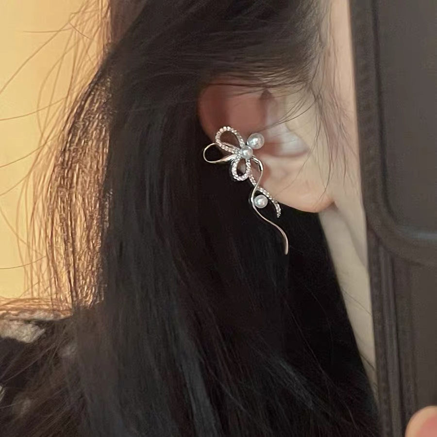 法式慵懒蝴蝶结耳骨夹珍珠锆石飘带耳夹无耳洞高级感精灵耳挂耳饰