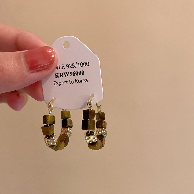 复古美拉德耳环圈圈小众设计感耳扣2025新款爆款女人味百搭耳饰女