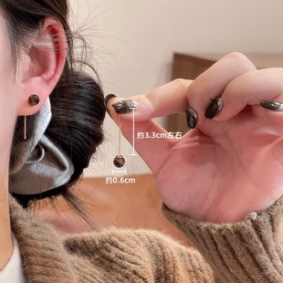 秋冬咖色虎眼珠珠耳线女2025新款小众设计感耳钉温柔质感精致耳饰