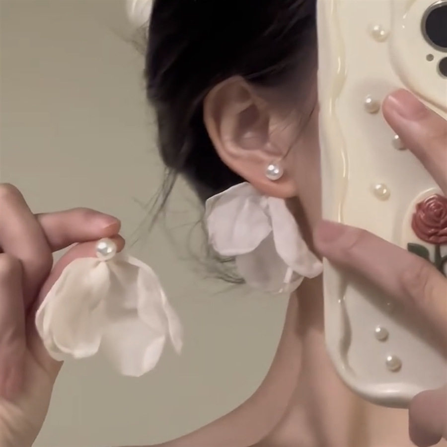 森系超仙雪纺花朵耳环度假风甜美高级感耳钉温柔法式网纱花瓣耳饰