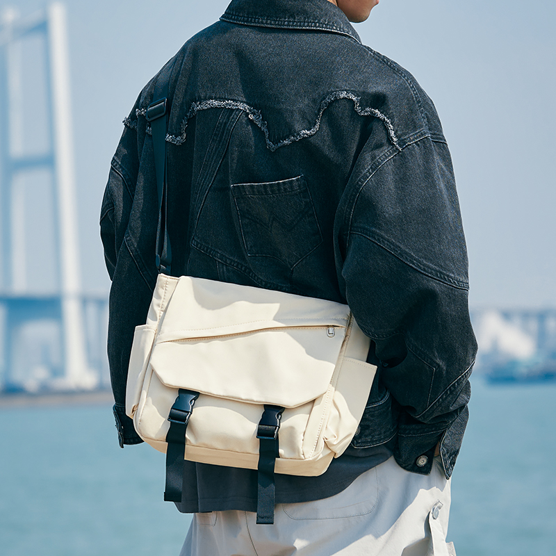 斜挎包邮差包便携包通勤包包新款