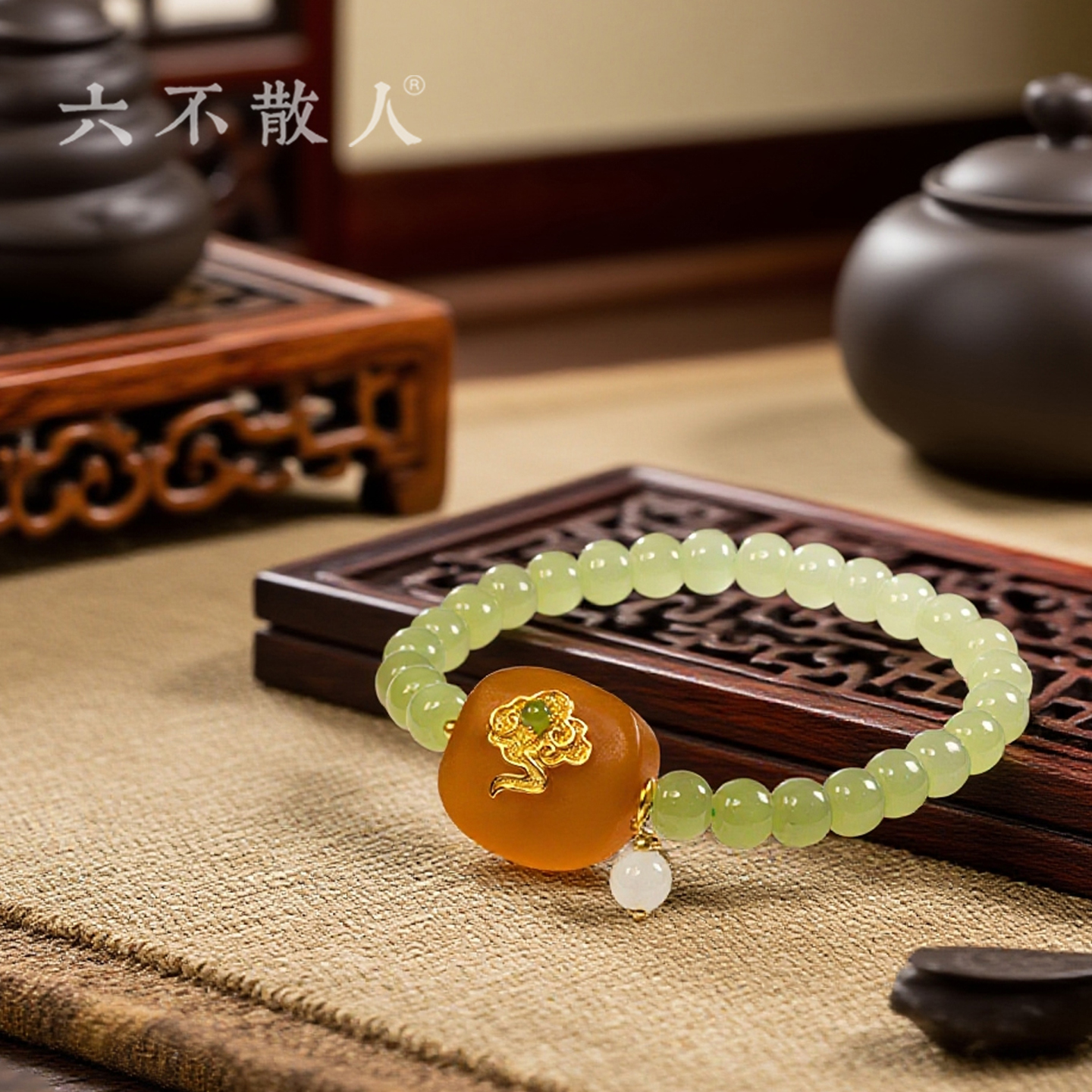 和田青玉古董老蜜蜡扣国风女手串