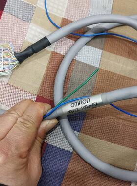 XW2Z-100J-A7 XW2Z-150H-2 欧姆龙连接线