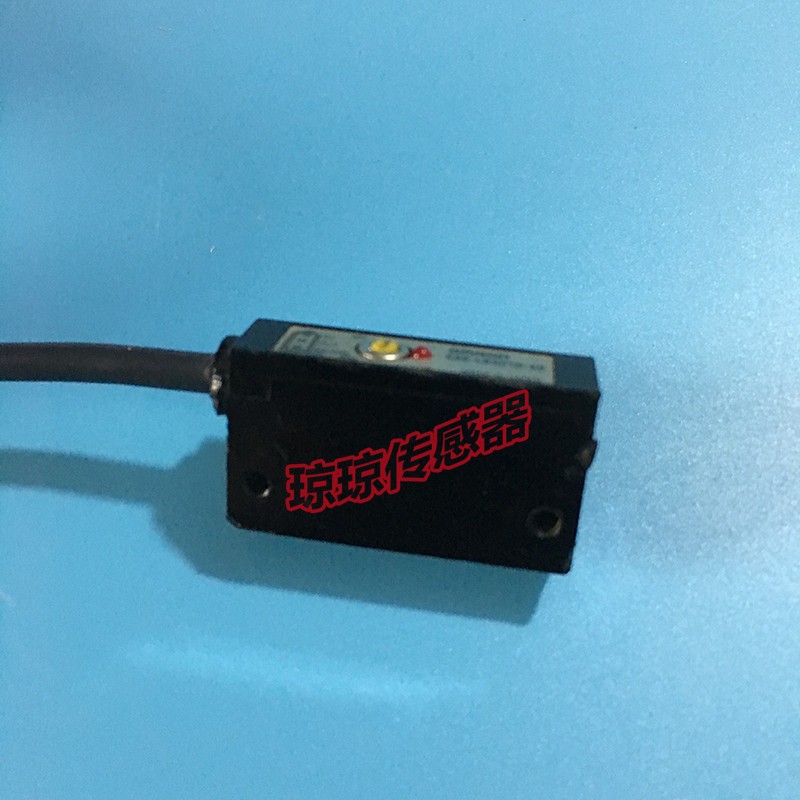 E3S-LS3C1D E3S-LS3C1D-30 LS3RC4基板限位光电开关传感器