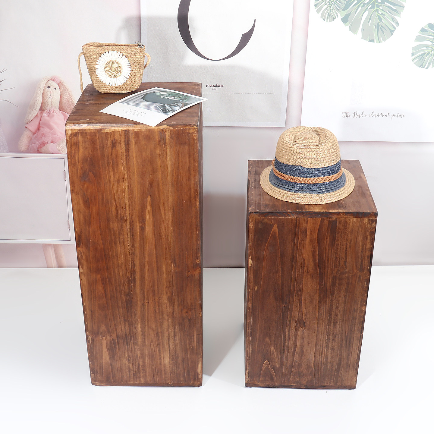 创意复古色实木地台底座服装店中岛台鞋包展示架橱窗摆台展示货架