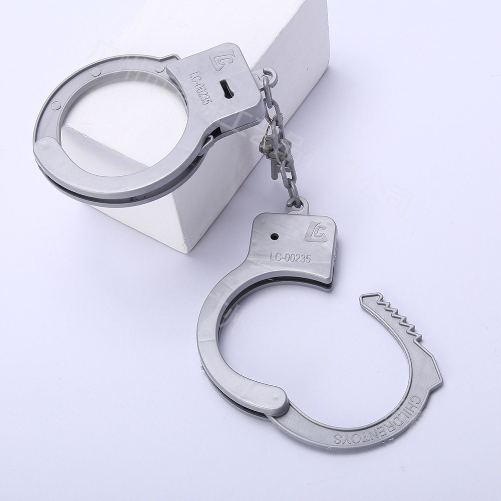 万圣节道具塑料玩具手铐跨境外贸仿真普通整蛊恶搞手铐配带钥匙