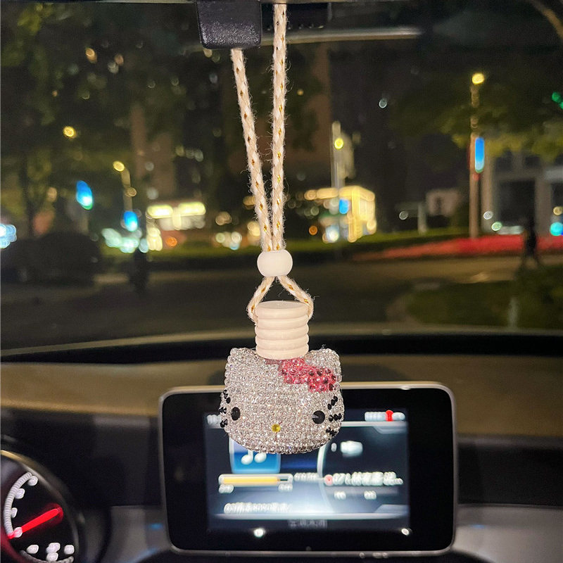 可爱车载卡通镶钻水晶香水挂件车内持久淡香汽车用香薰车挂摆件