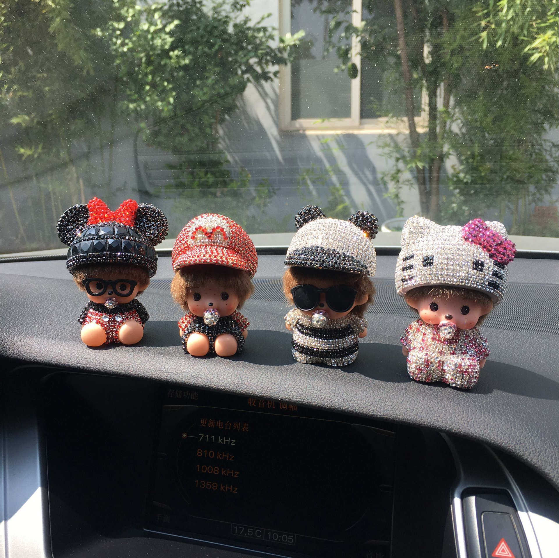 蒙奇奇汽车摆件可爱车内饰品玩偶公仔创意车饰品个性情侣摆件镶钻