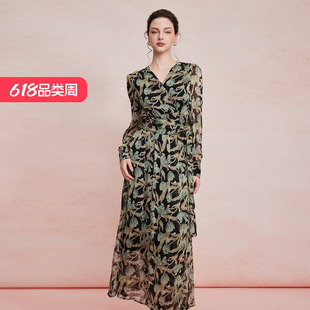 斯尔丽2026夏季新款水印印花雪纺飘逸包裹式连衣裙