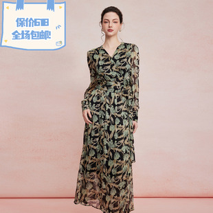 斯尔丽2026夏季新款水印印花雪纺飘逸包裹式连衣裙