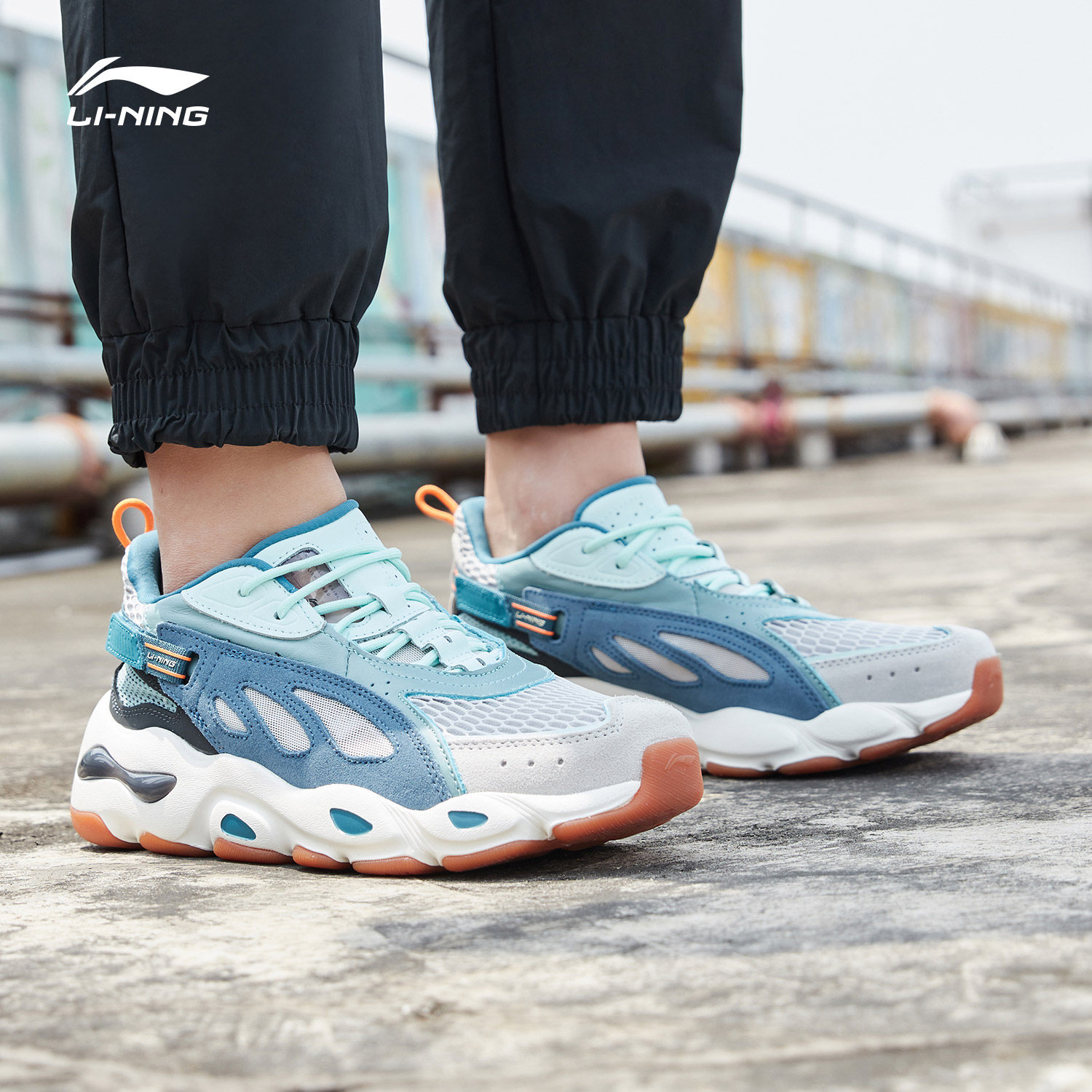 李宁时装周走秀款蝴蝶鞋男女春秋新款运动时尚系列情侣老爹休闲鞋