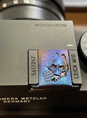 钛合金烤色骷髅头适用于徕卡leicam10 m9m6 m240mp相机热靴防尘盖