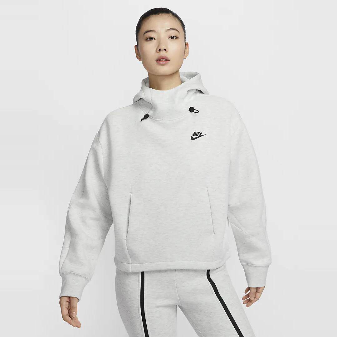 Nike/耐克Sportswear女士简约宽松休闲连帽卫衣FV6323-013