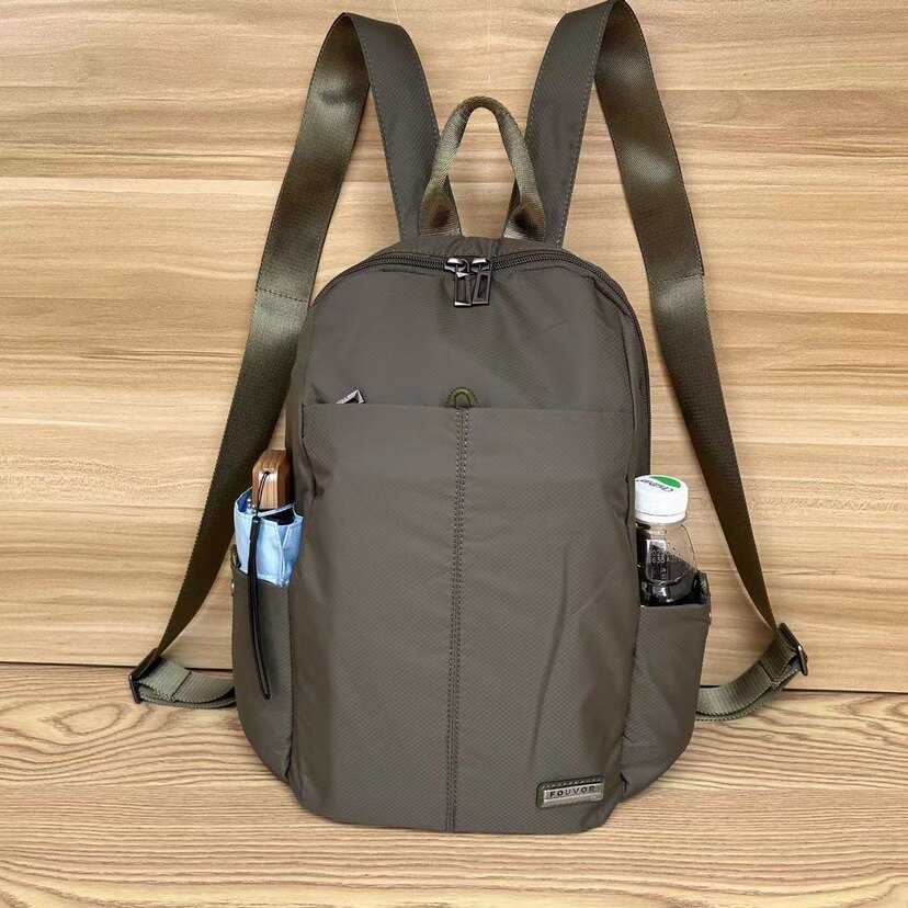 火狐休闲运动小背包防泼水尼龙布轻便实用双肩包出行便携小包新款