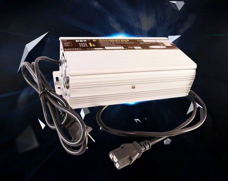60v充电器电动车自动断电快速充电器48v20AH/60v72v干电池充电器