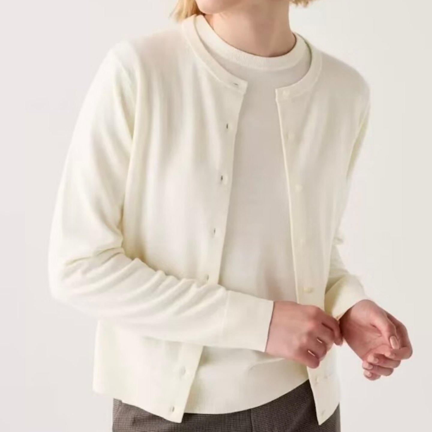 妞妞家春秋新品女士简约百搭圆领美利奴羊毛TH针织开衫外套8635