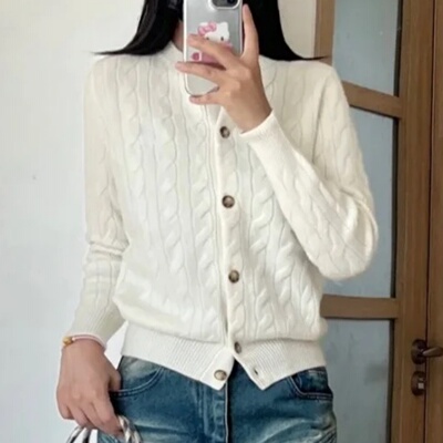 妞妞家秋冬新品女士老钱风复古麻花纯棉圆领粗棒针毛衣外套8607