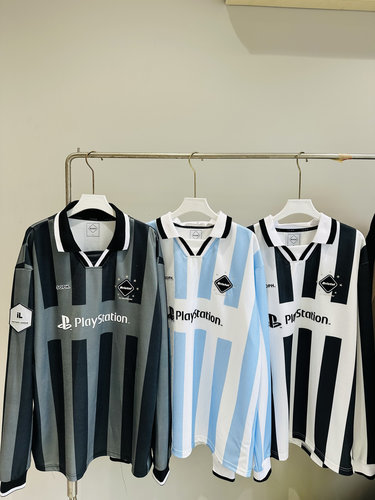 FCRB×PlayStation合作款 24AW 足球领条纹宽松版运动休闲上衣T恤