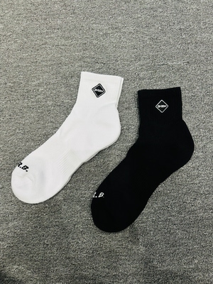 现货发 两色 FCRB 徽章刺绣运动休闲短筒袜