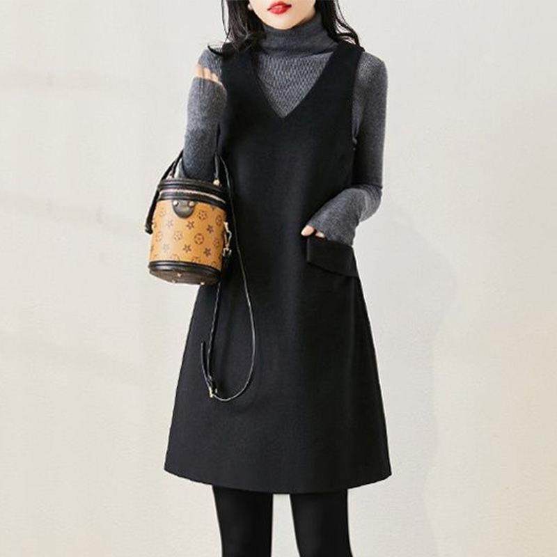 毛呢背心连衣裙女秋冬2025年新款马甲裙韩版中长款背带裙打底裙子