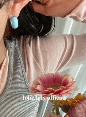 JolieJuly韩国代购 巨推荐！超级显白奶油天蓝色色彩搭配环形耳环