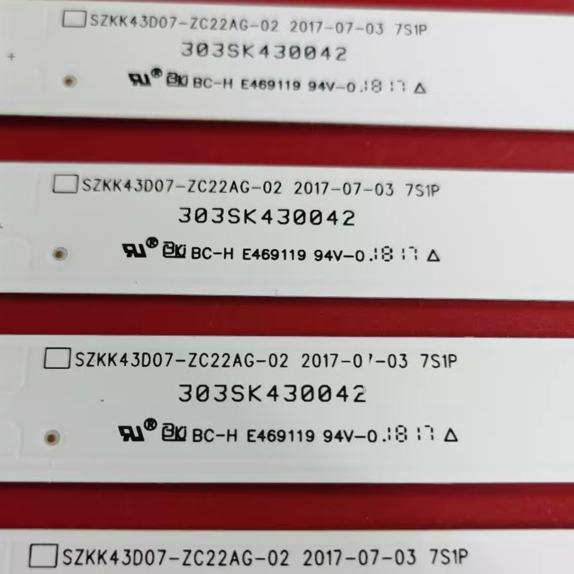 适用康佳LED43K7200 LED43G30CE KDL43JT662A LED43S1灯条7灯4条