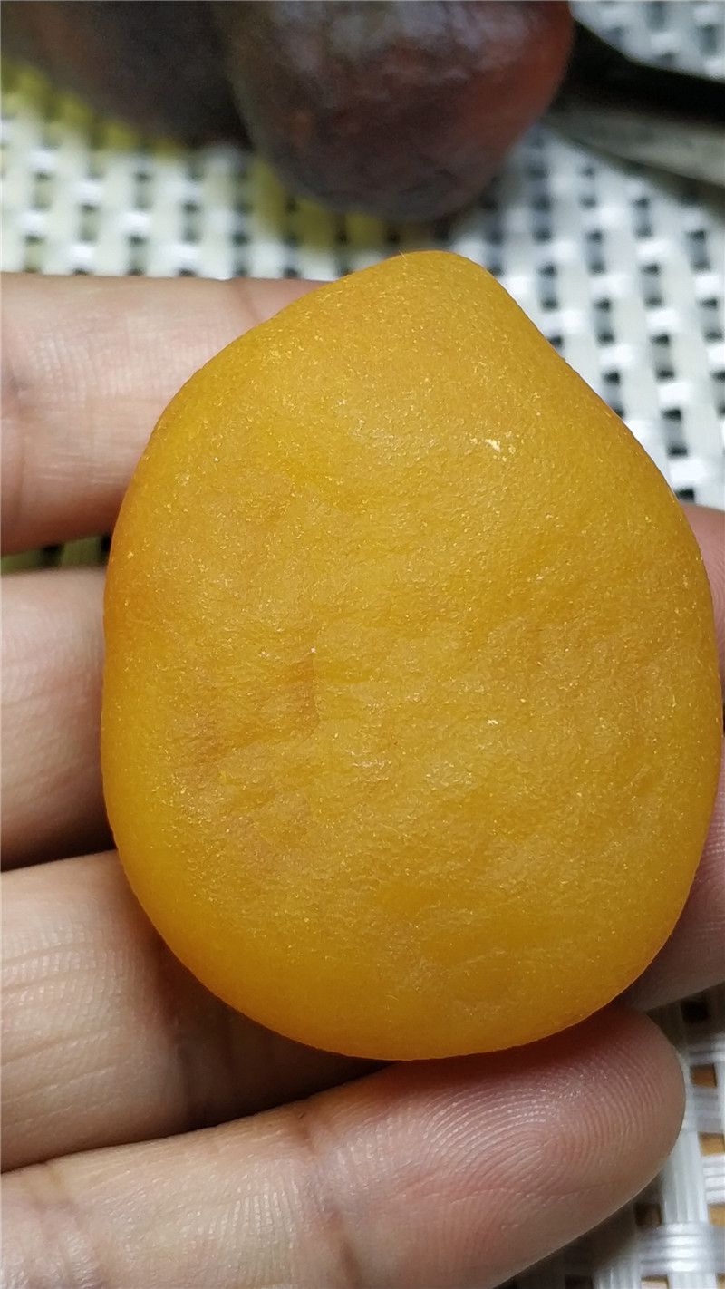 全皮天然鸡油黄原石配饰琥珀蜜蜡